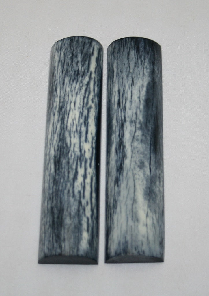 NB104MJ34  Giraffe Bone Scales