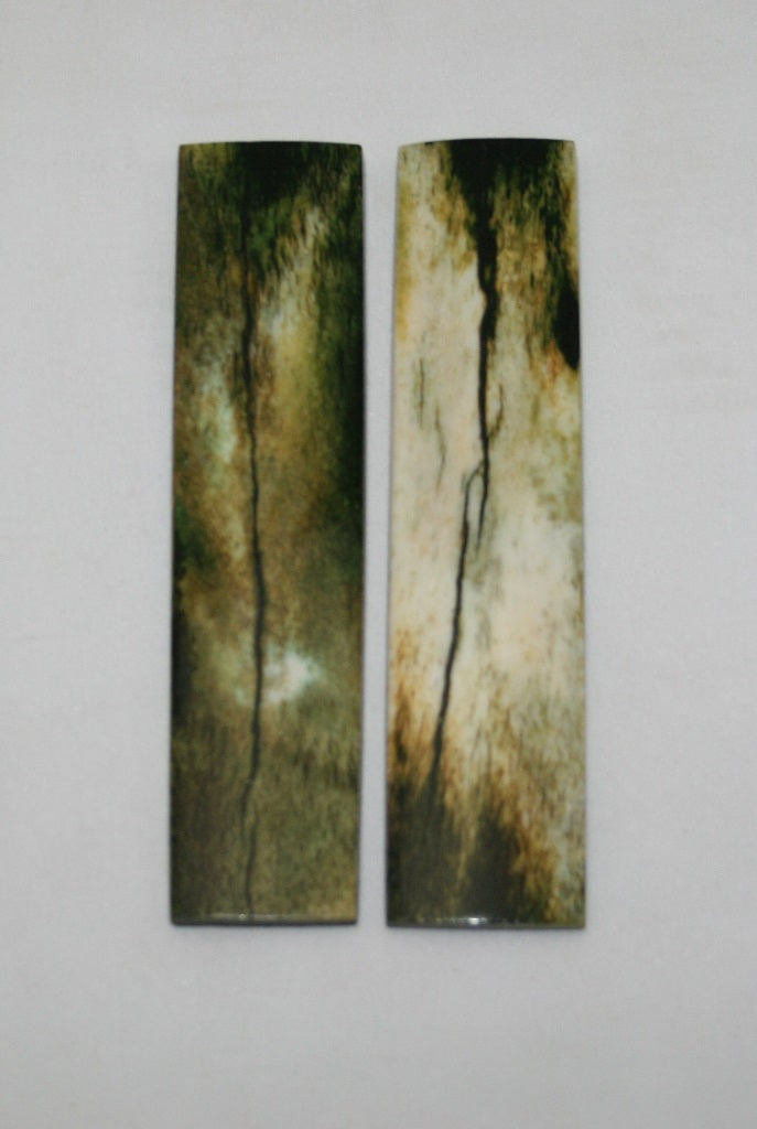 NB104MJ3  Giraffe Bone Scales