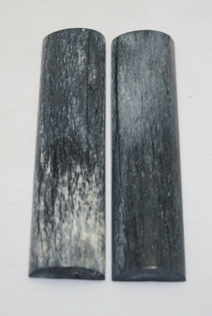 NB104MJ56  Giraffe Bone Scales