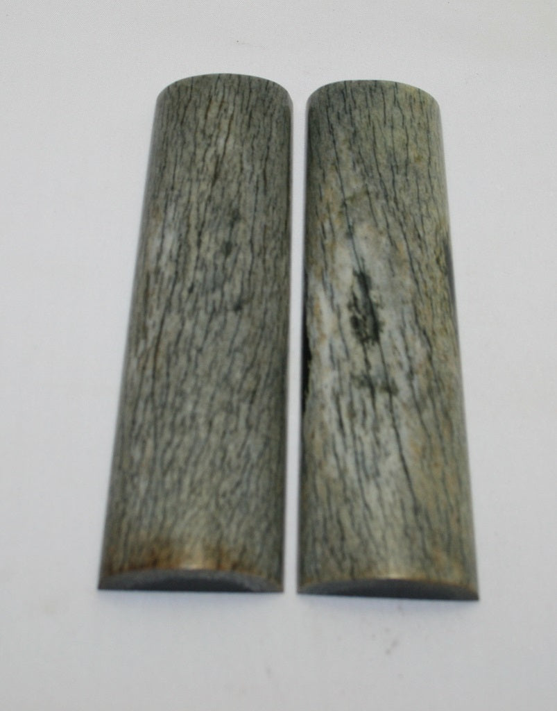 NB105AY13  Giraffe Bone Scales