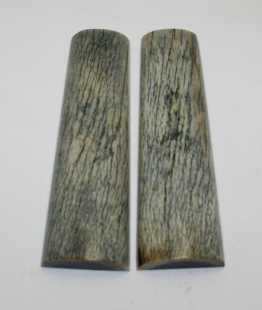 NB105AY19  Giraffe Bone Scales