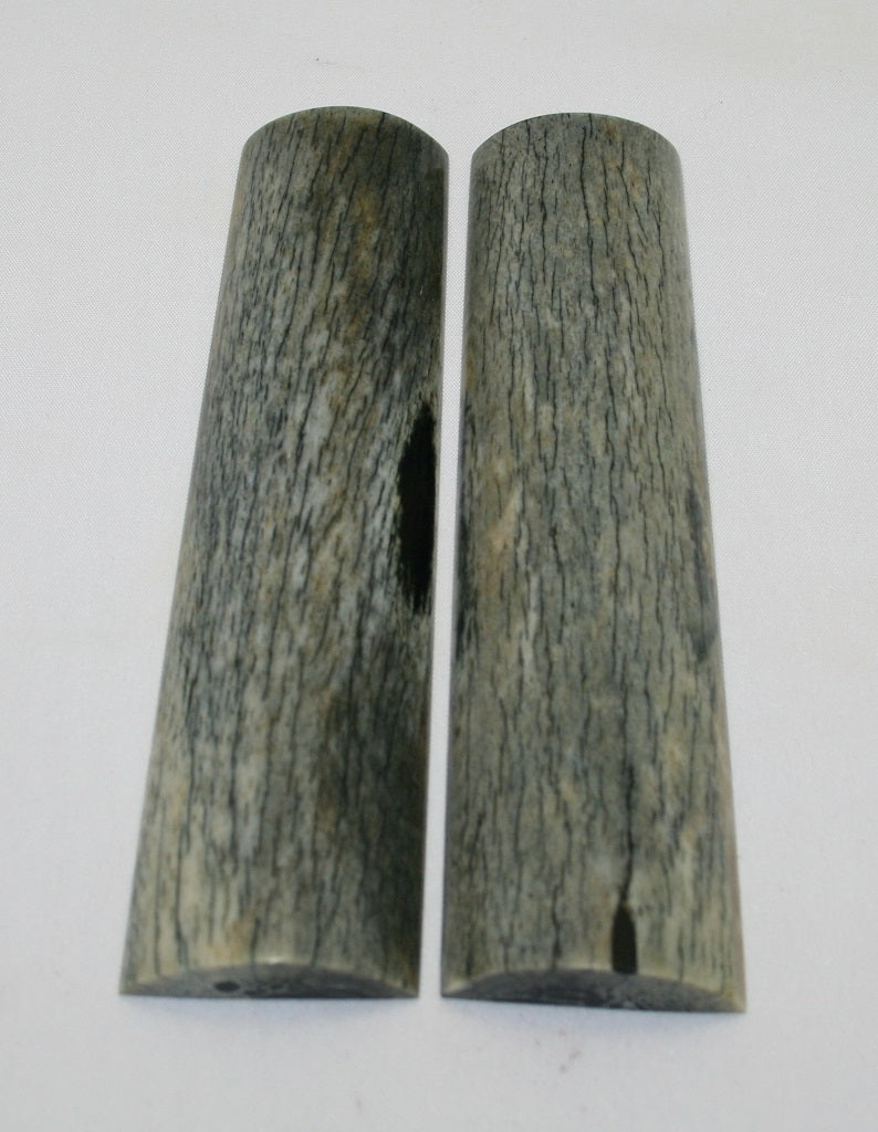 NB105AY9  Giraffe Bone Scales