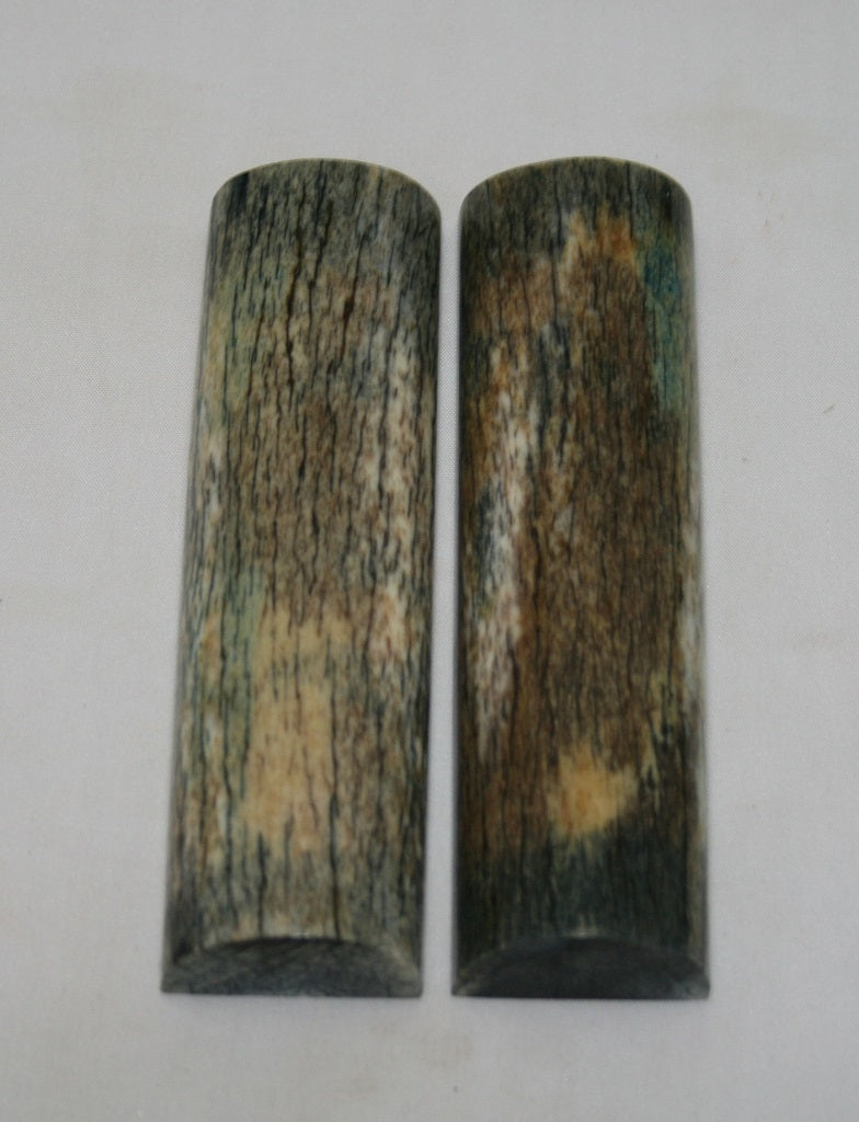 NB105FM51  Giraffe Bone Scales