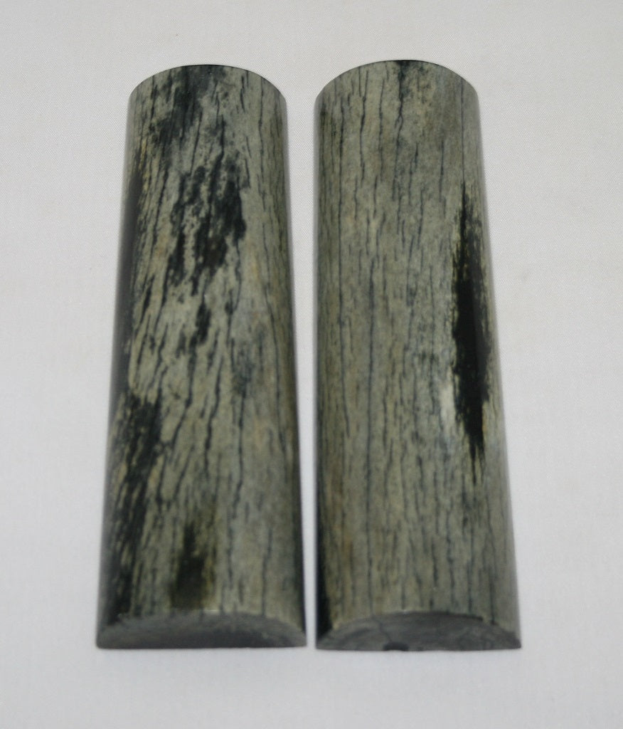 NB105FM59  Giraffe Bone Scales