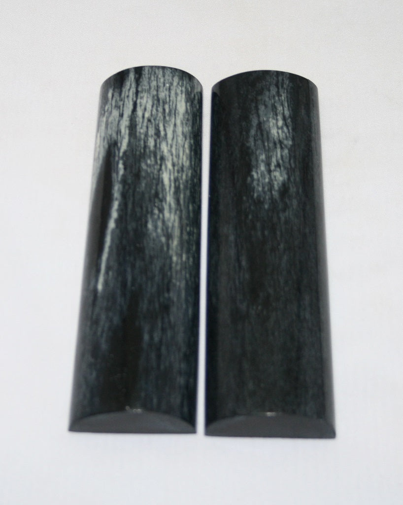 NB105FM62  Giraffe Bone Scales