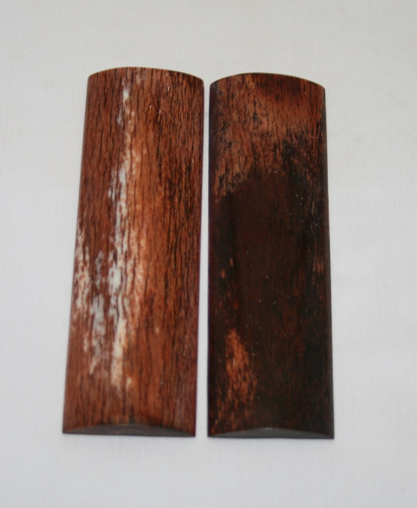 NB105FM63  Giraffe Bone Scales