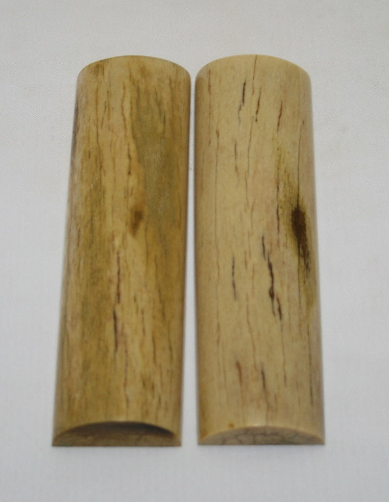 NB105FM64  Giraffe Bone Scales