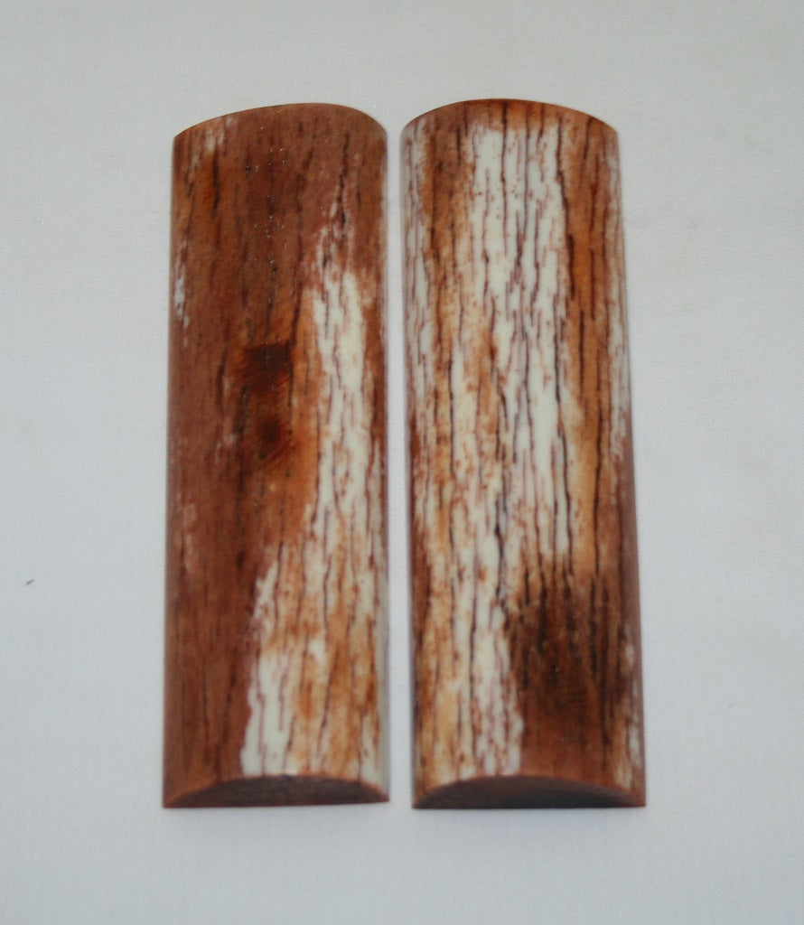 NB105FM70  Giraffe Bone Scales