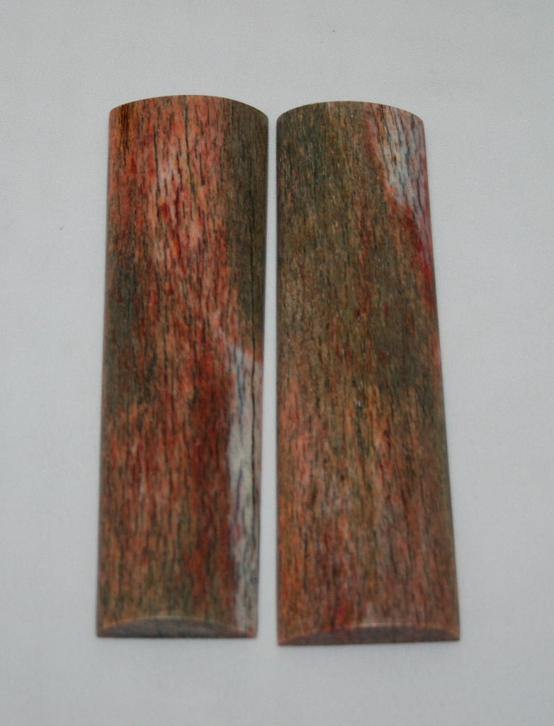 NB105FM82  Giraffe Bone Scales