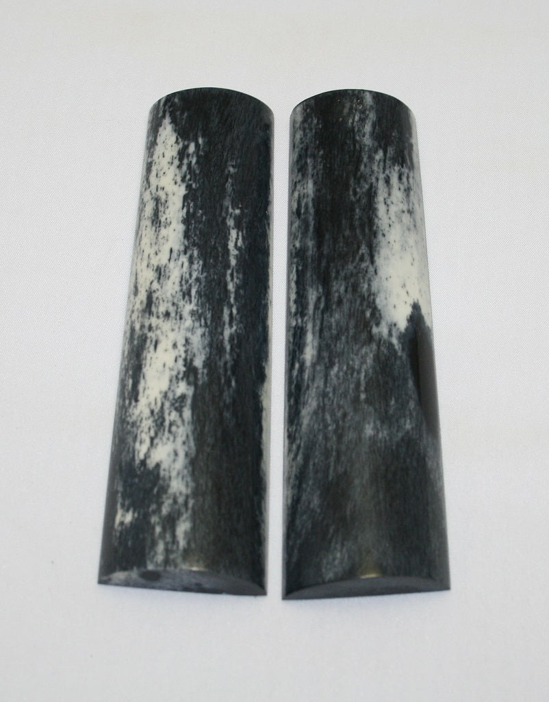 NB105F29  Giraffe Bone Scales