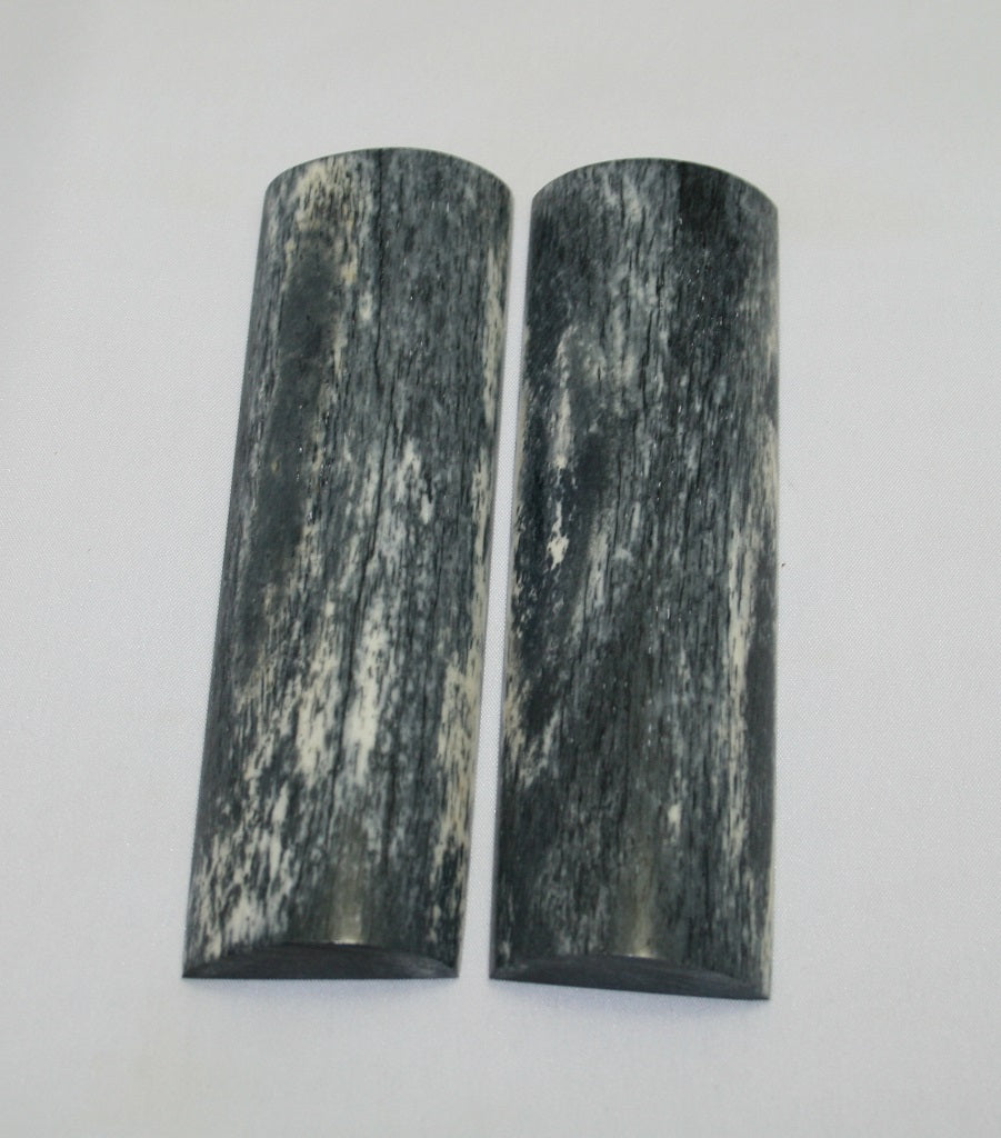 NB105F49  Giraffe Bone Scales