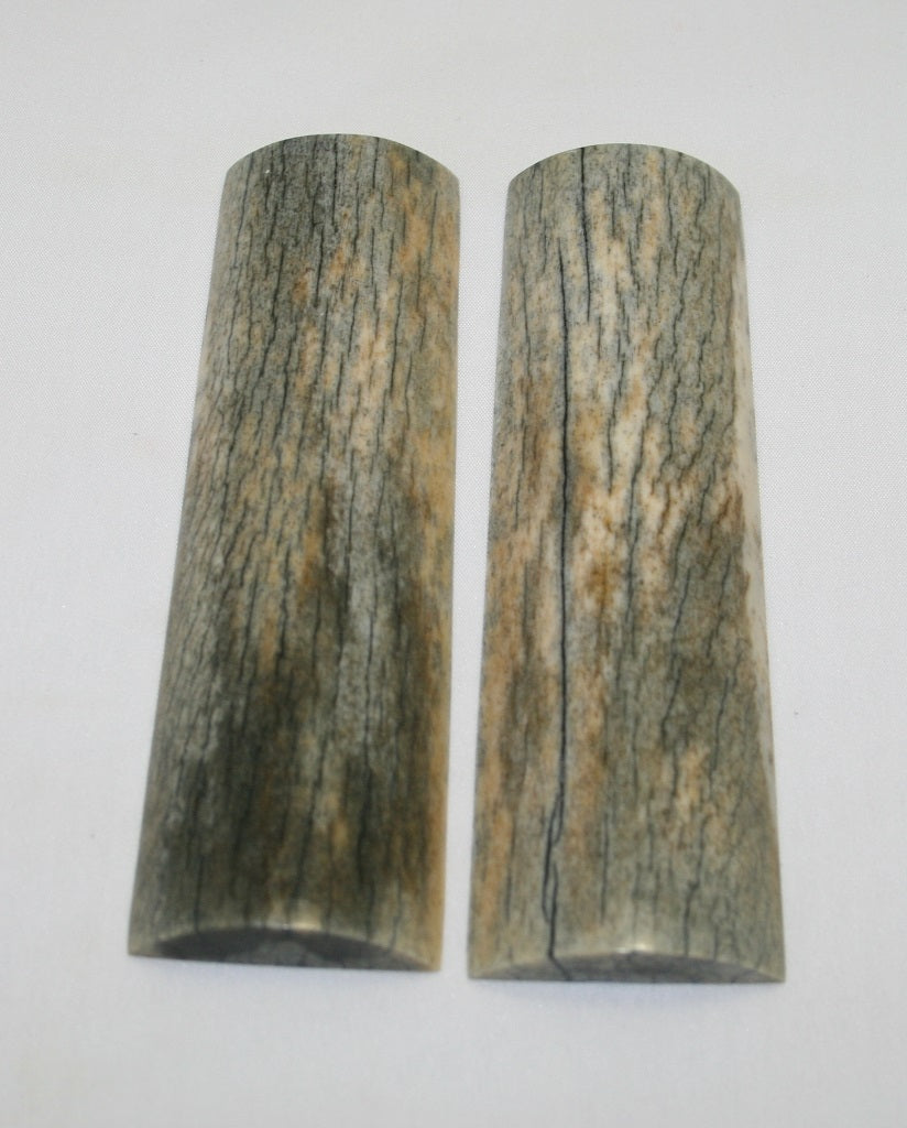 NB105F61  Giraffe Bone Scales