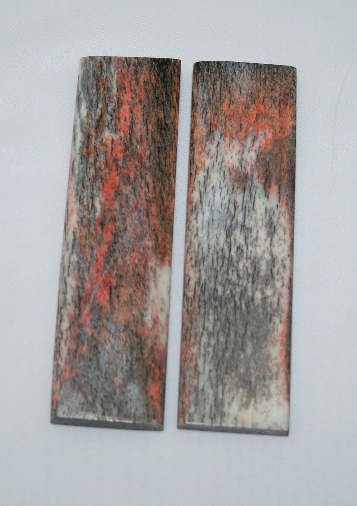 NB105G28  Giraffe Bone Scales