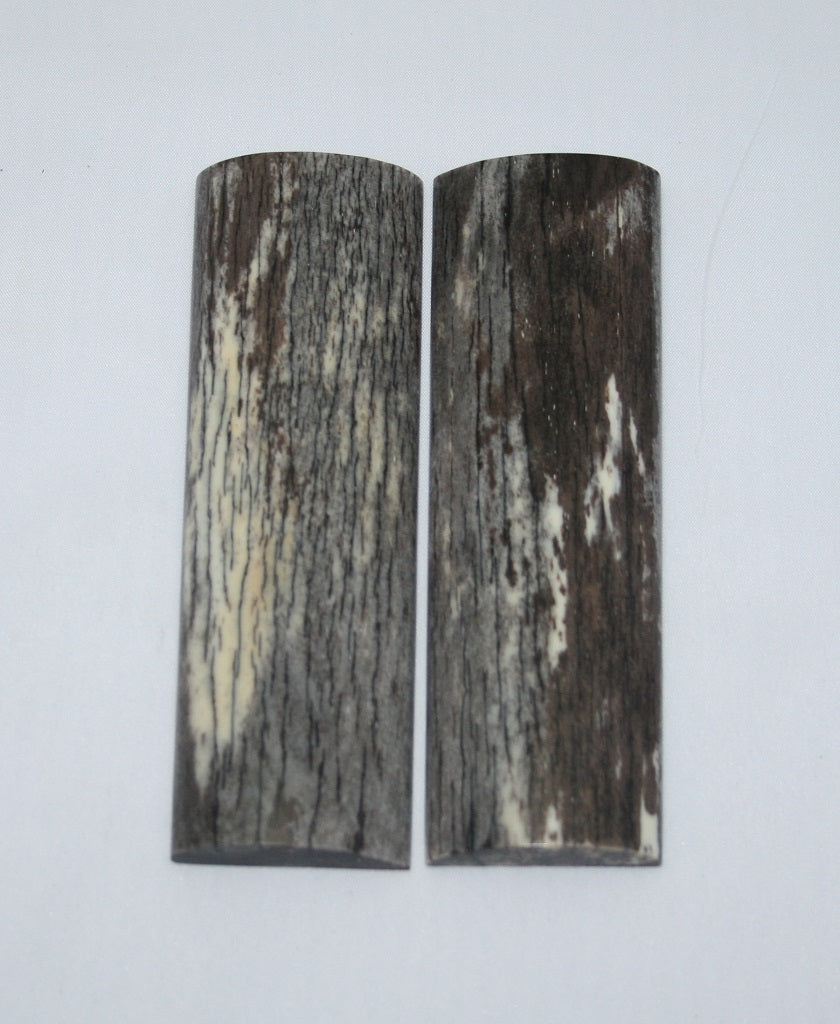 NB105G42  Giraffe Bone Scales