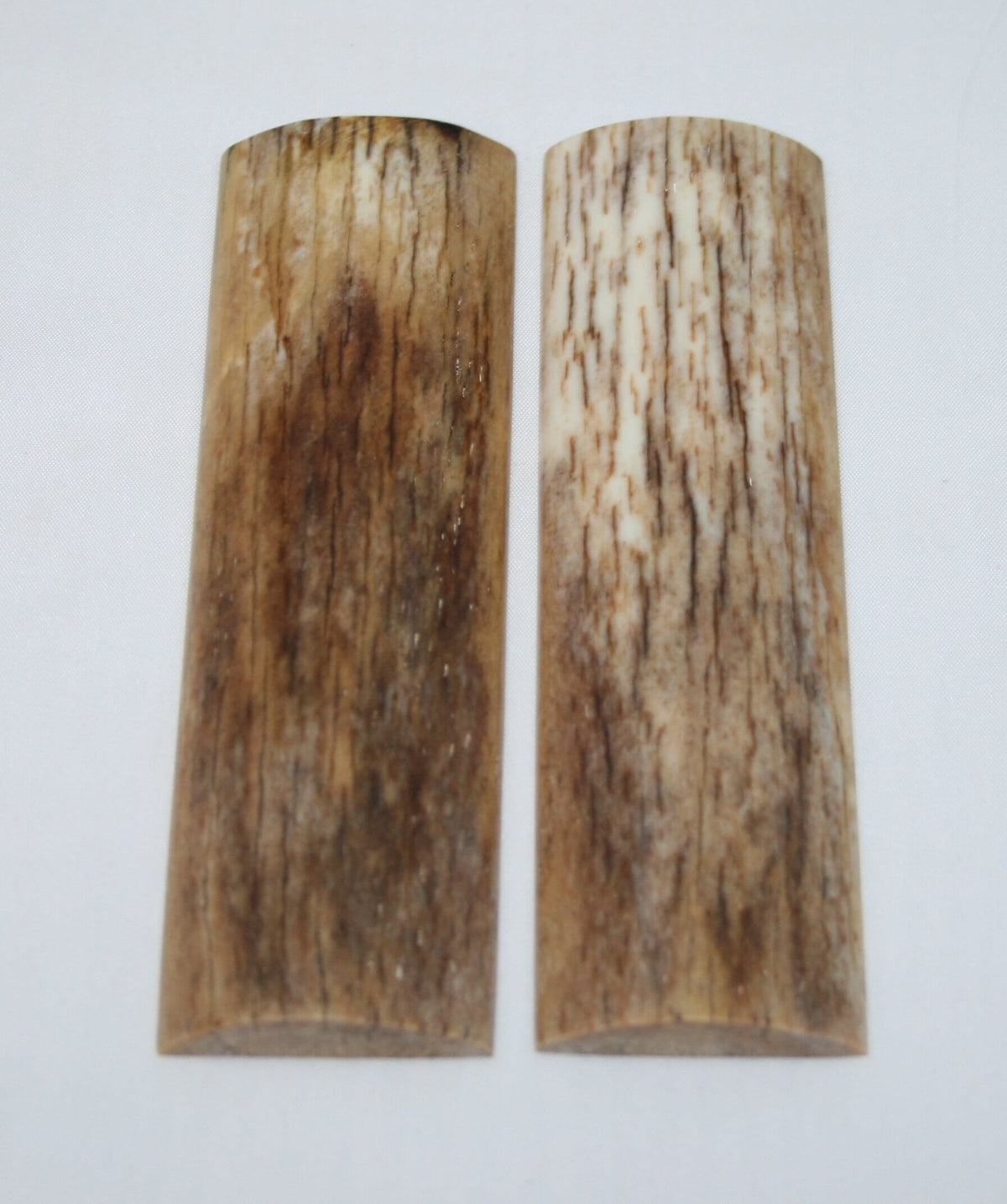 NB105G56  Giraffe Bone Scales