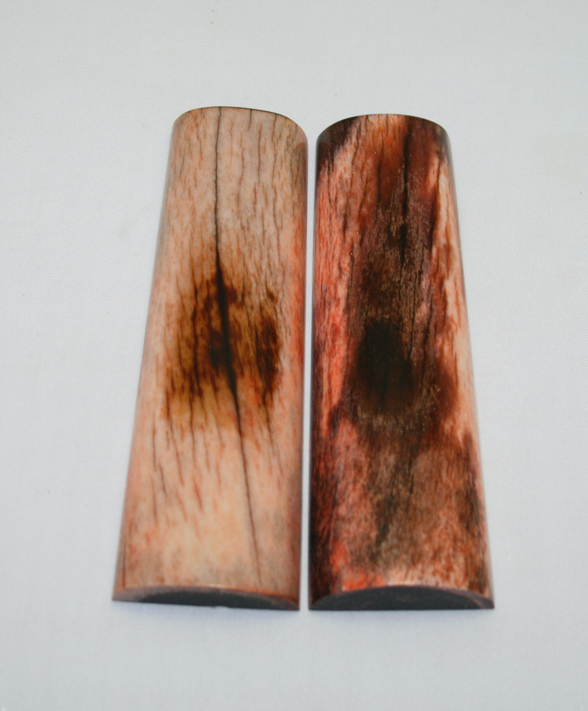 NB105LT10  Giraffe Bone Scales