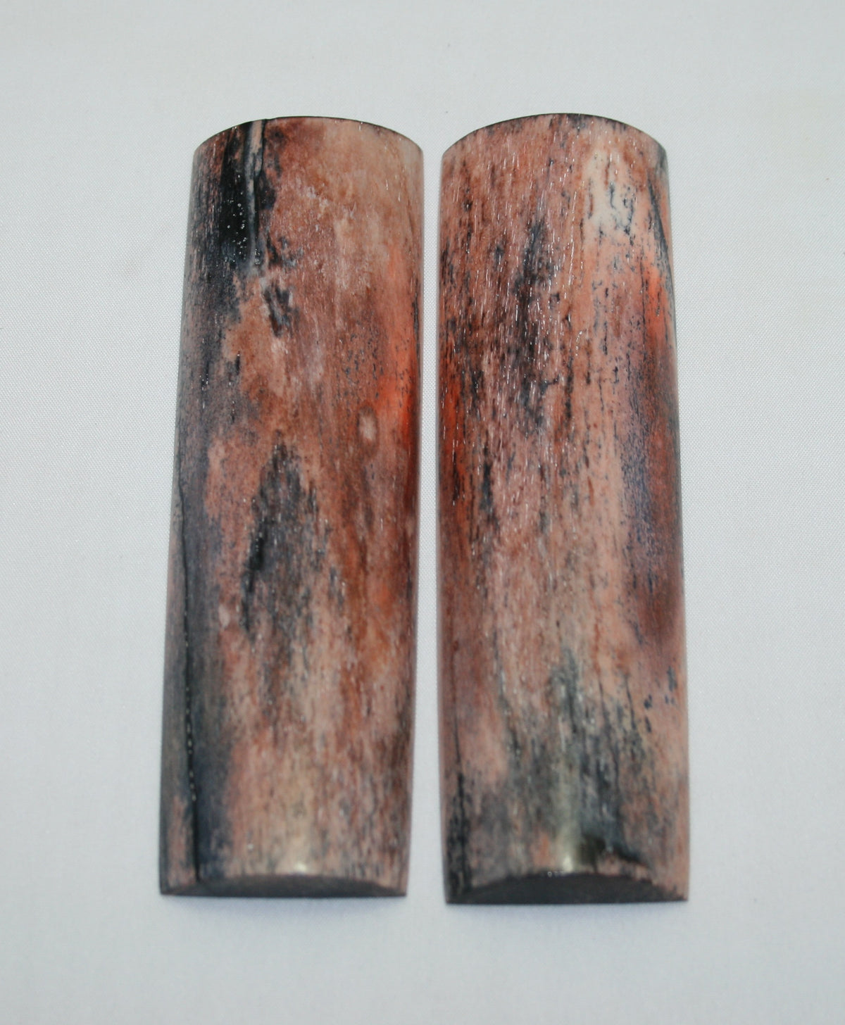 NB105LT20  Giraffe Bone Scales