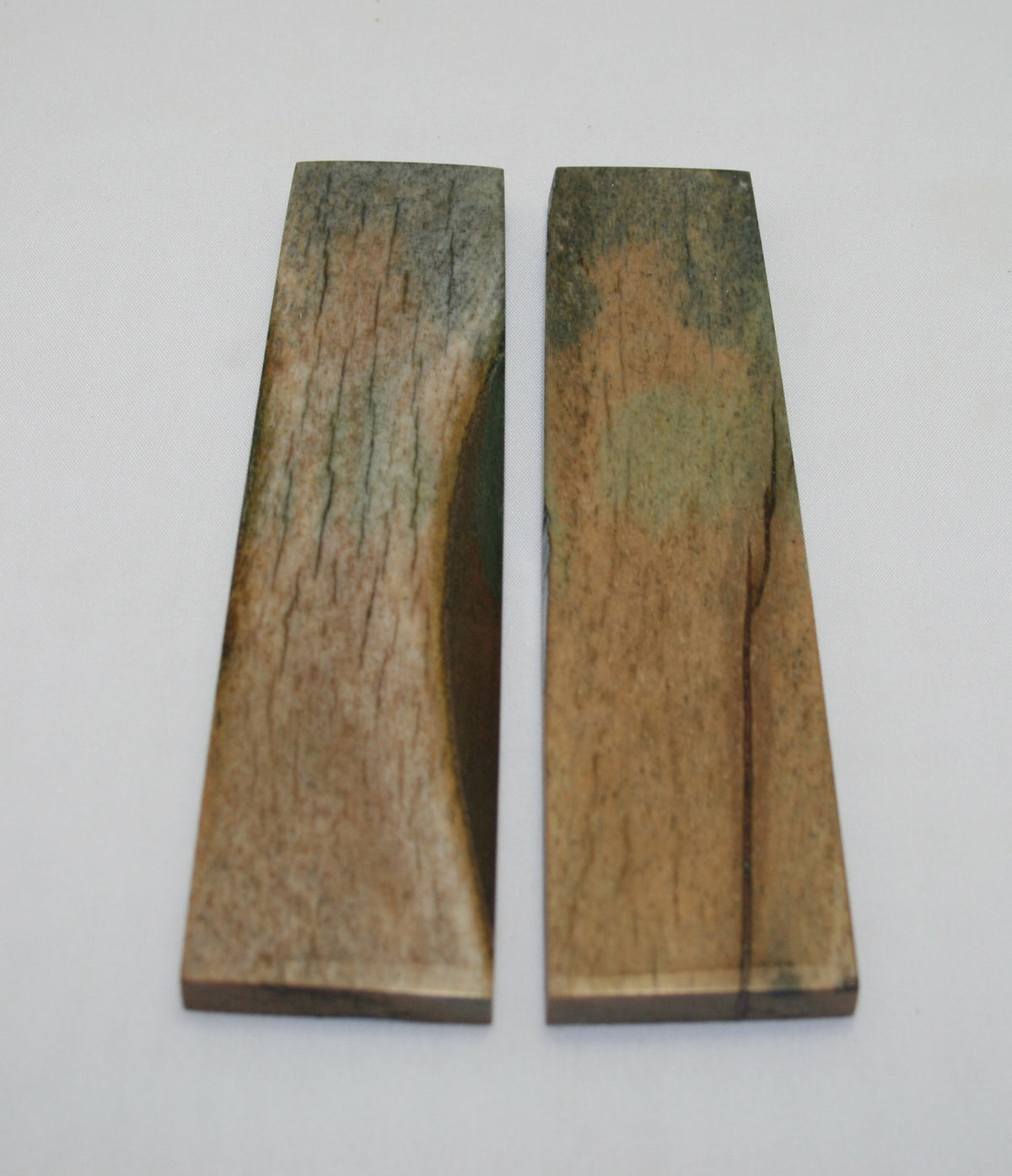 NB105LT21  Giraffe Bone Scales