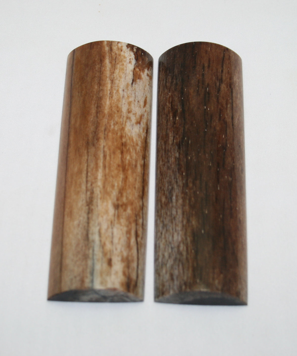 NB105LT26  Giraffe Bone Scales