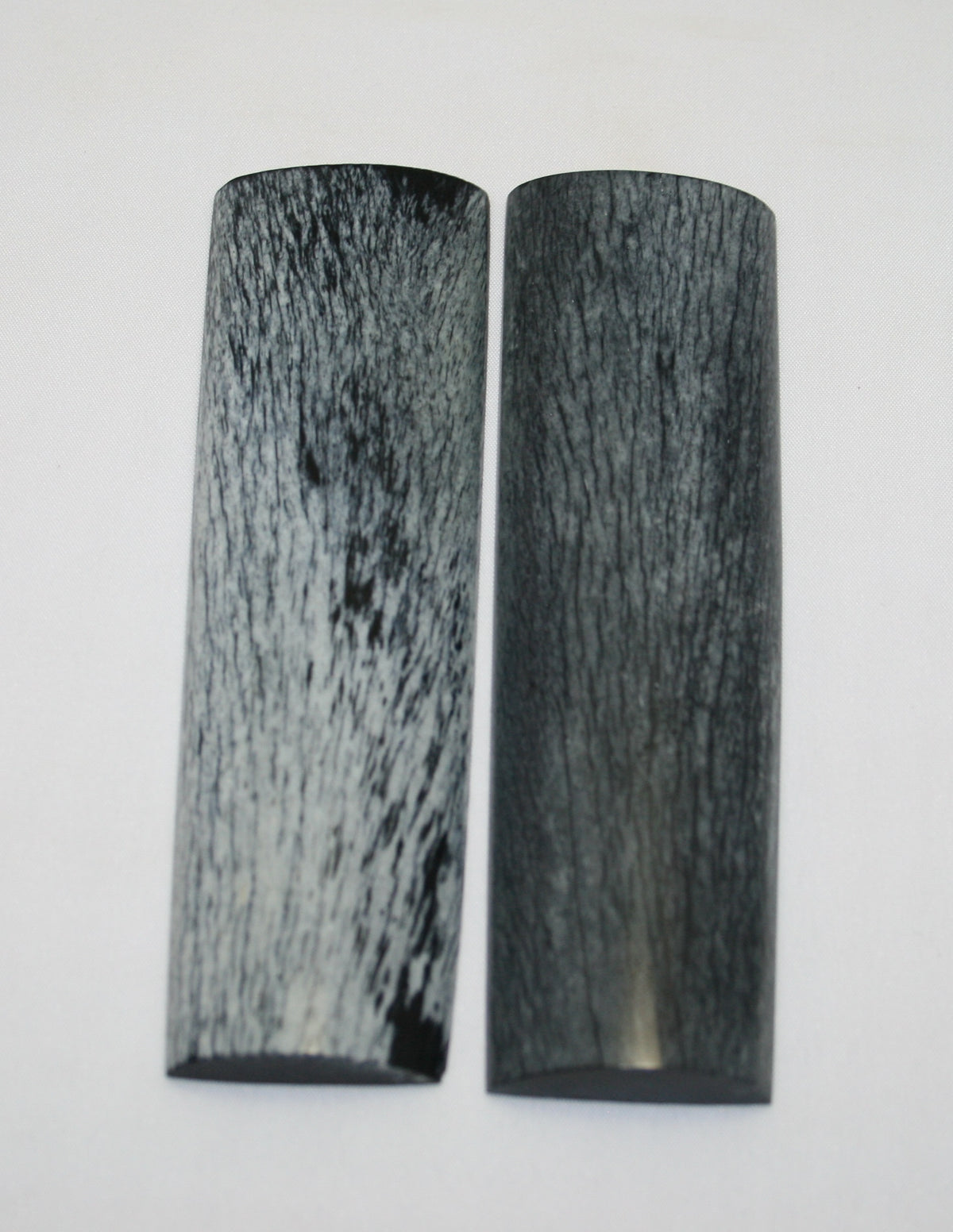 NB105LT63  Giraffe Bone Scales