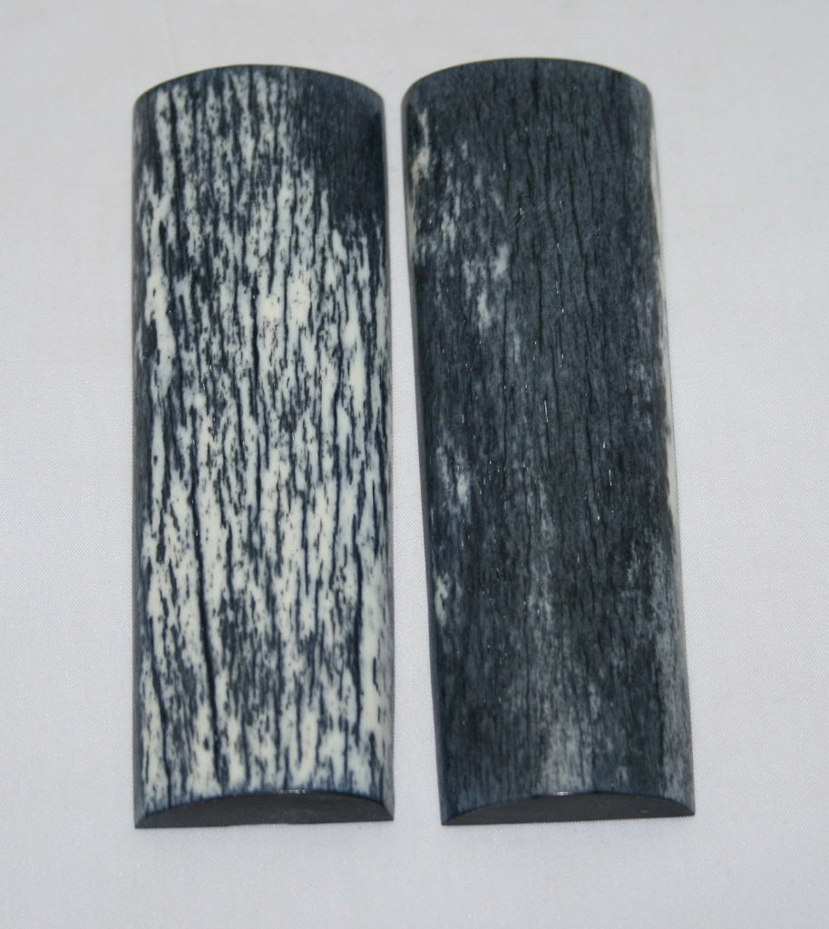 NB105L2  Giraffe Bone Scales