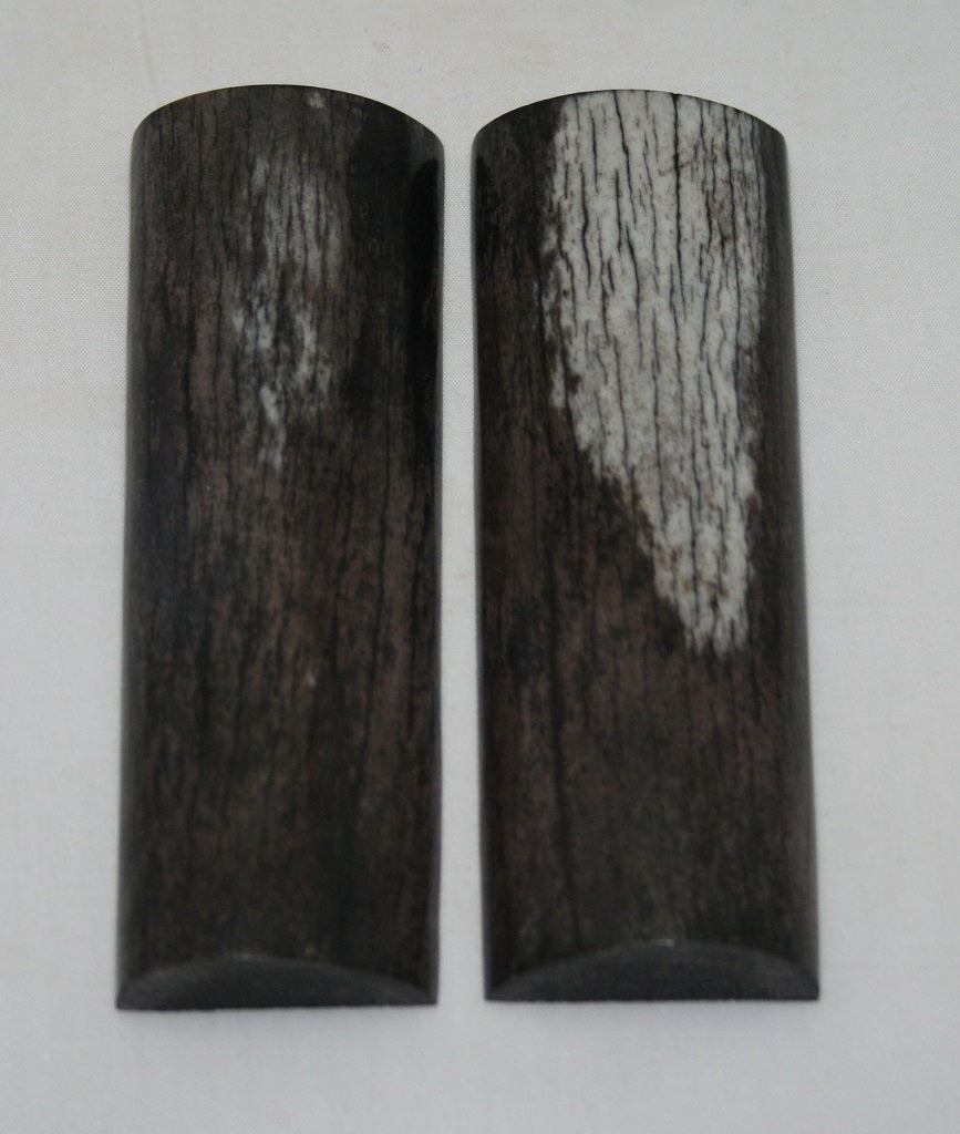 NB105L6  Giraffe Bone Scales