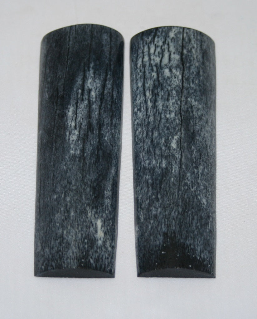 NB105L8  Giraffe Bone Scales