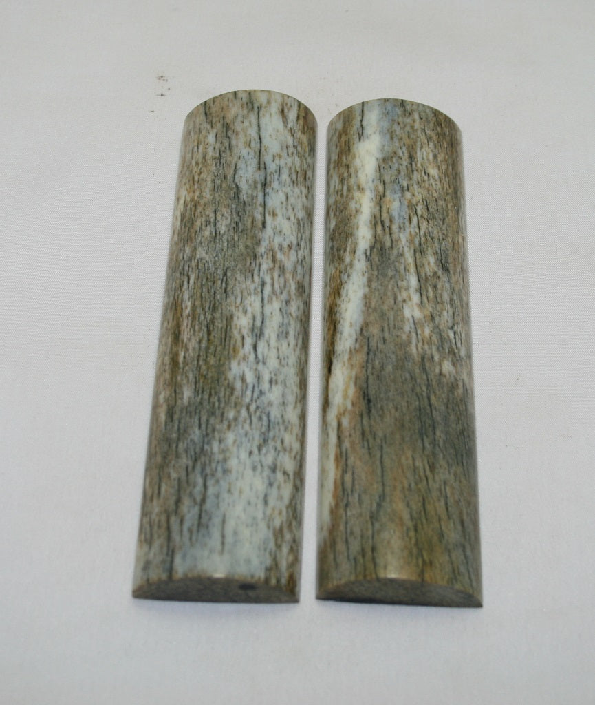 NB105MF29 Giraffe Bone Scales