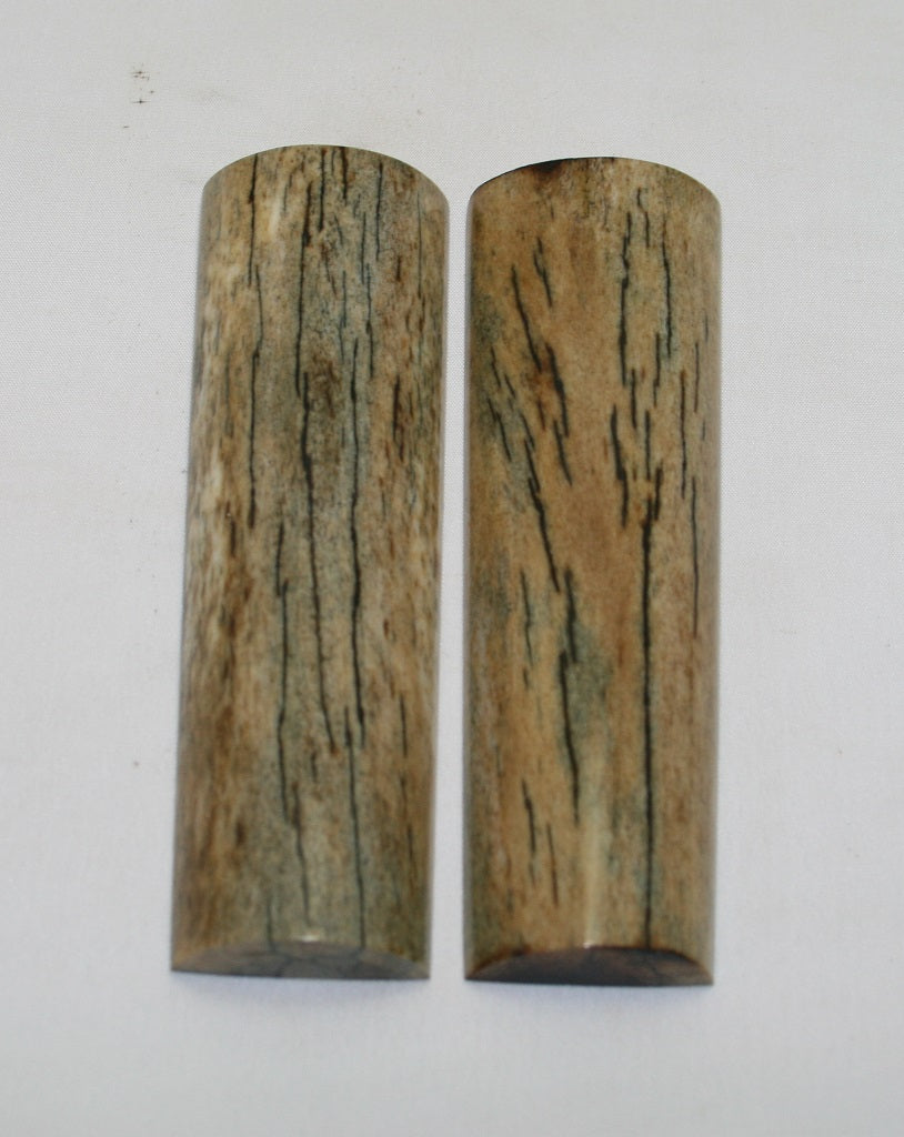 NB105MF39 Giraffe Bone Scales