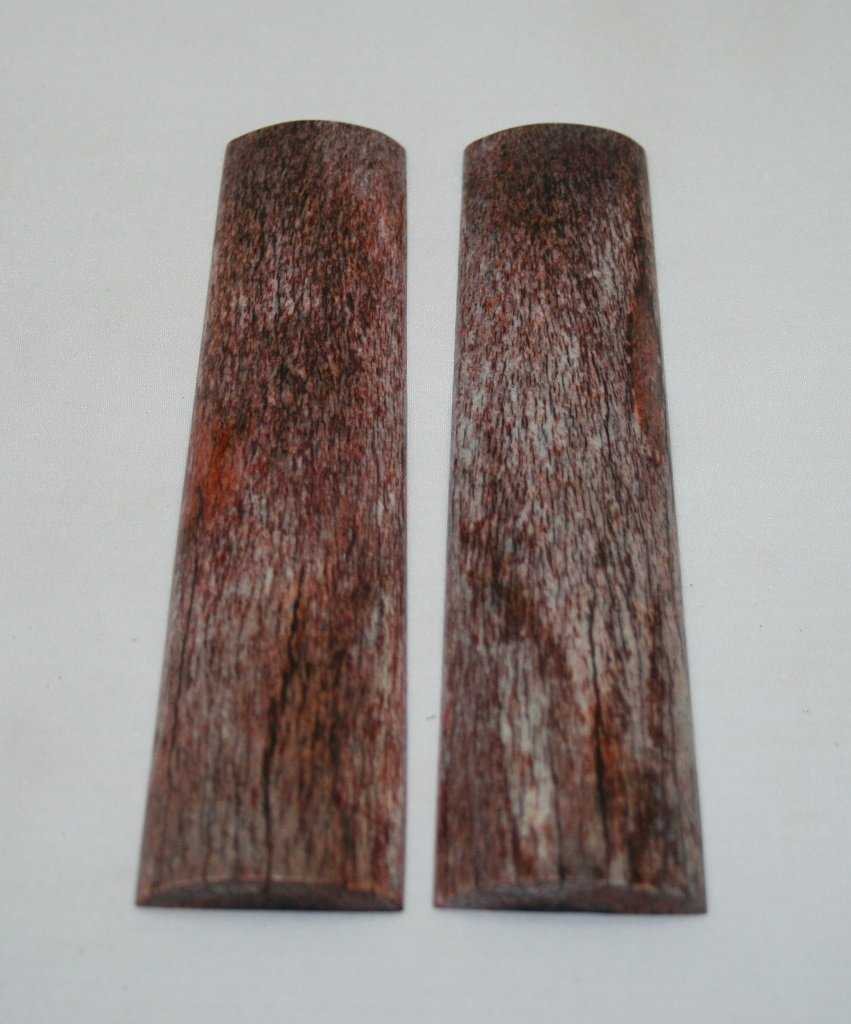 NB105MJ10  Giraffe Bone Scales