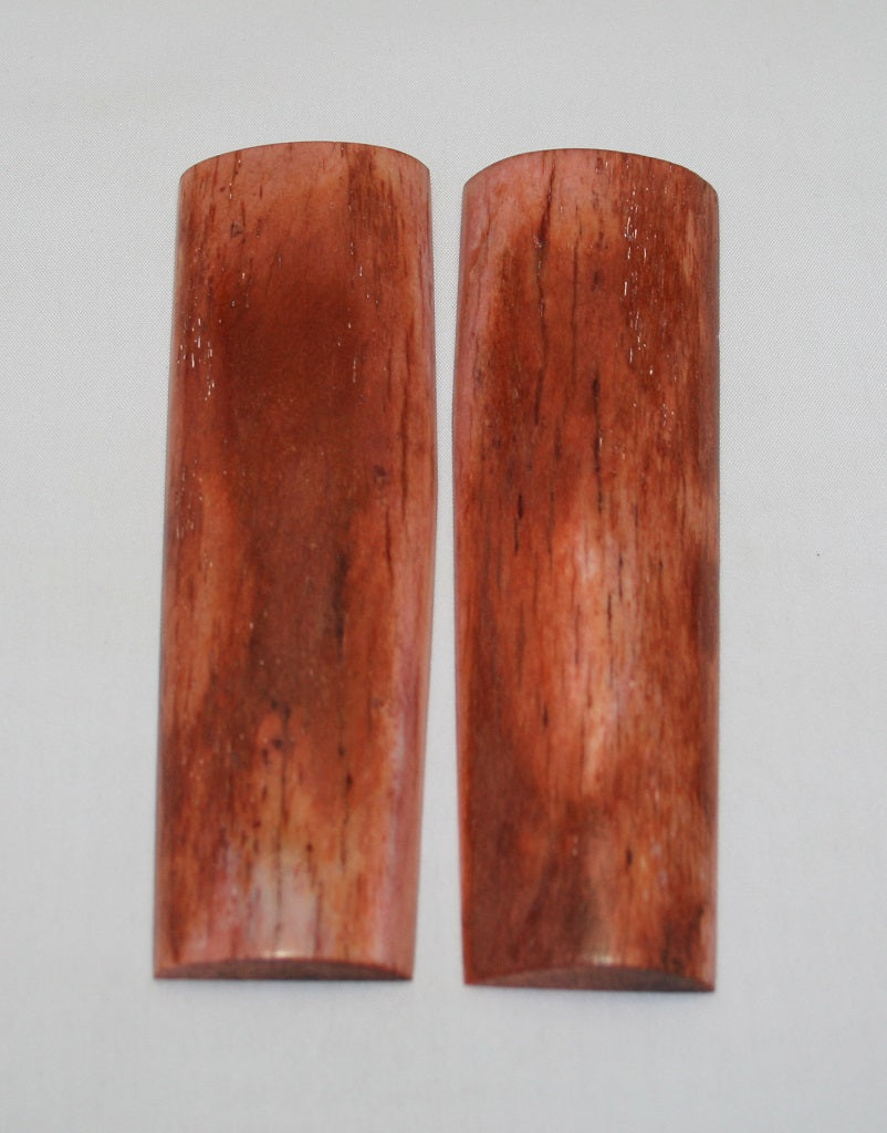 NB105MJ111  Giraffe Bone Scales