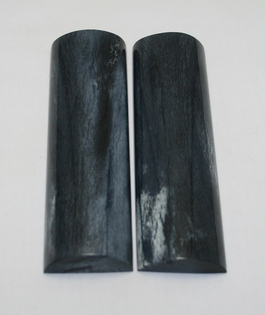 NB105MJ116  Giraffe Bone Scales