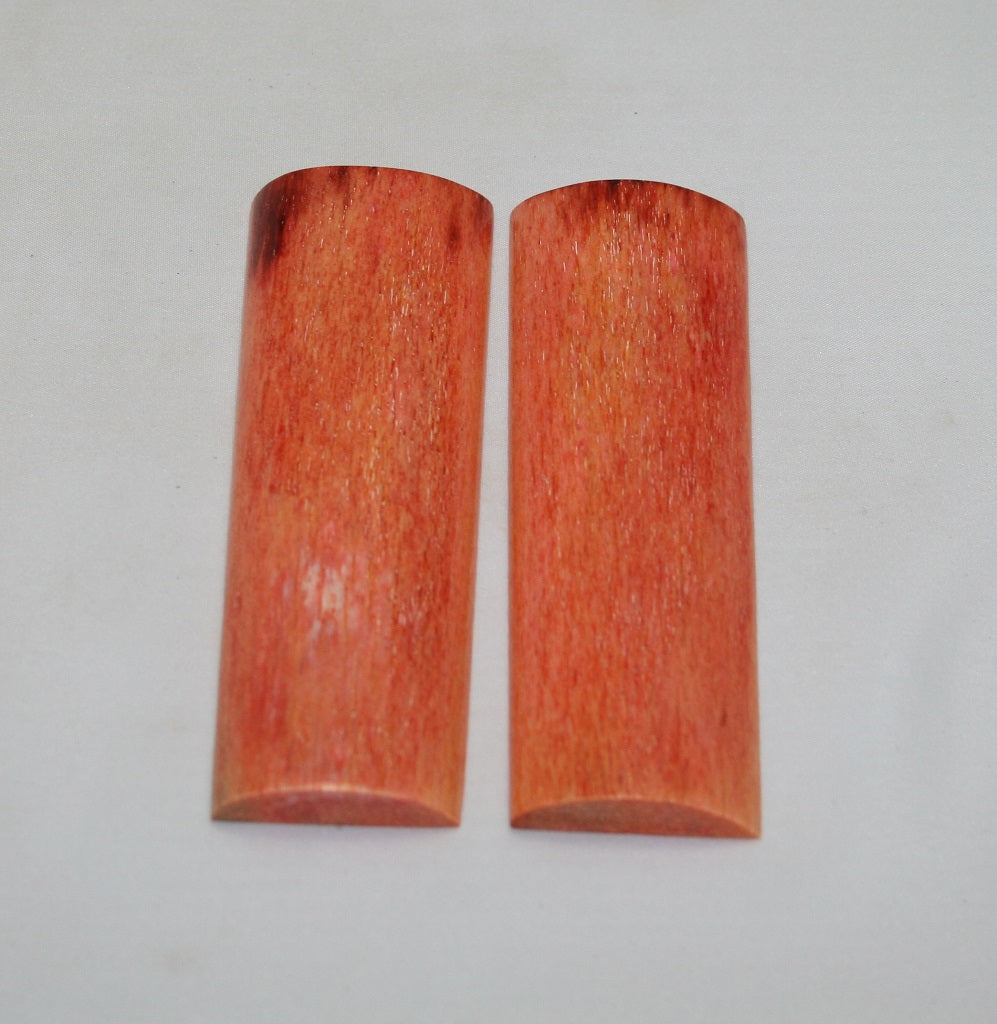 NB105MJ16  Giraffe Bone Scales