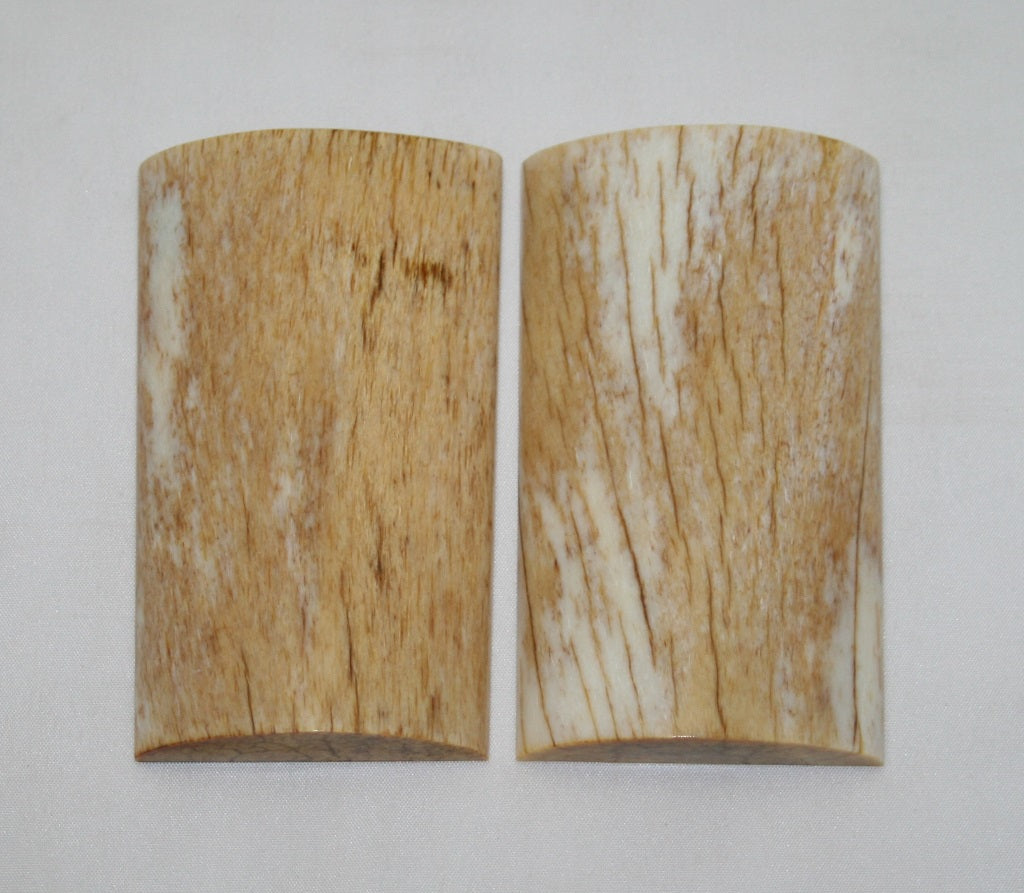 NB105MJ1  Giraffe Bone Scales