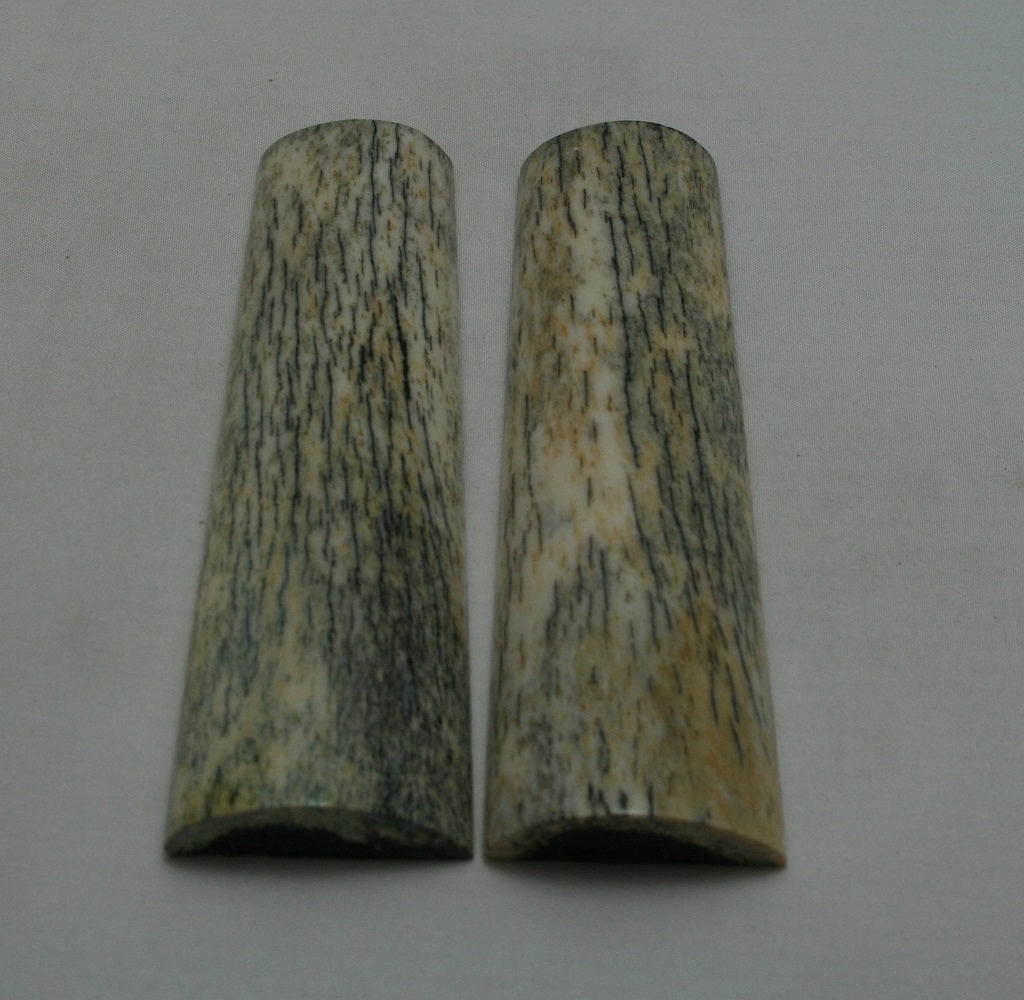 NB105MJ44  Giraffe Bone Scales