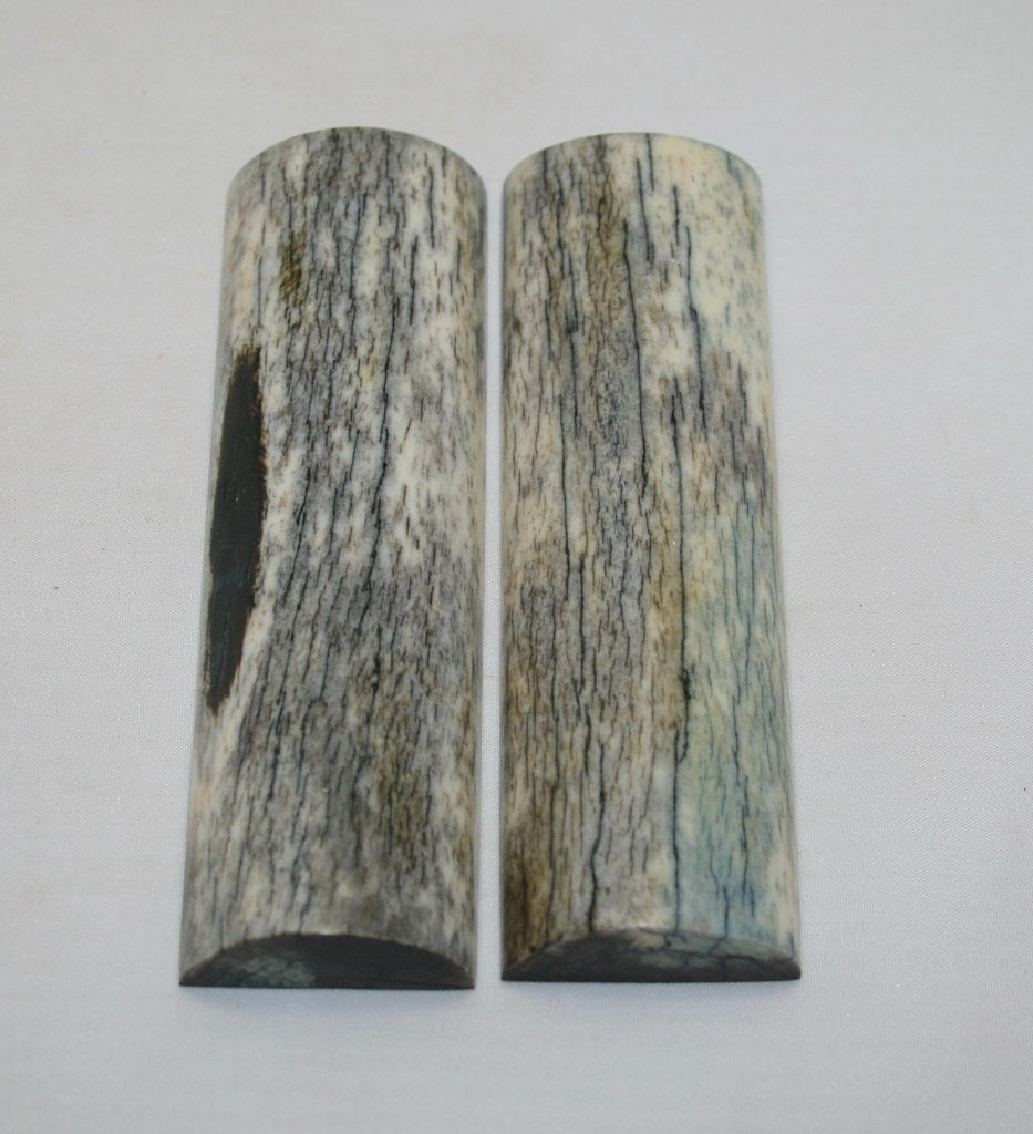 NB105MJ47  Giraffe Bone Scales