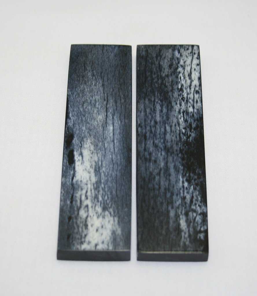 NB105MJ67  Giraffe Bone Scales