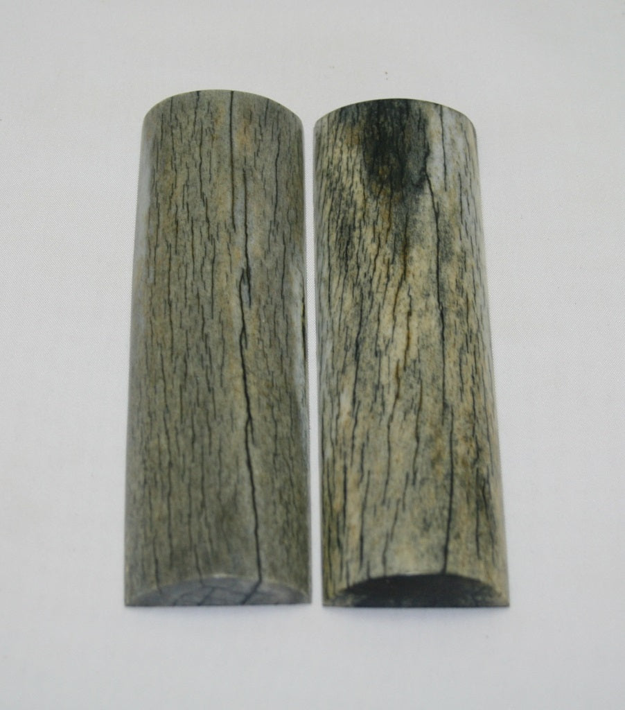 NB105MJ72  Giraffe Bone Scales