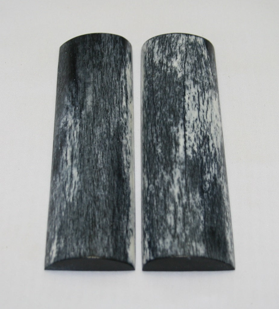 NB105MJ73  Giraffe Bone Scales