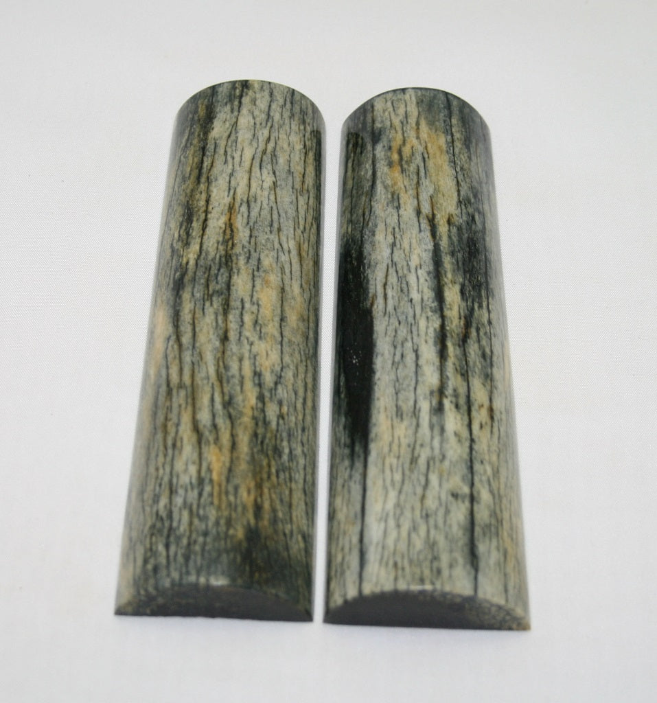 NB105MJ74  Giraffe Bone Scales