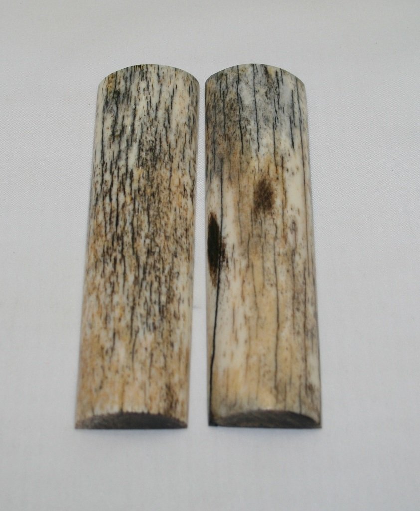 NB105MJ88  Giraffe Bone Scales