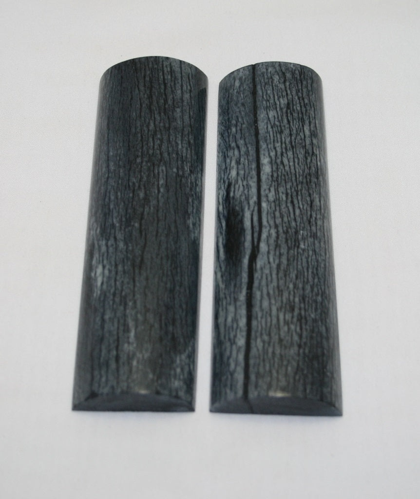 NB105MJ92  Giraffe Bone Scales