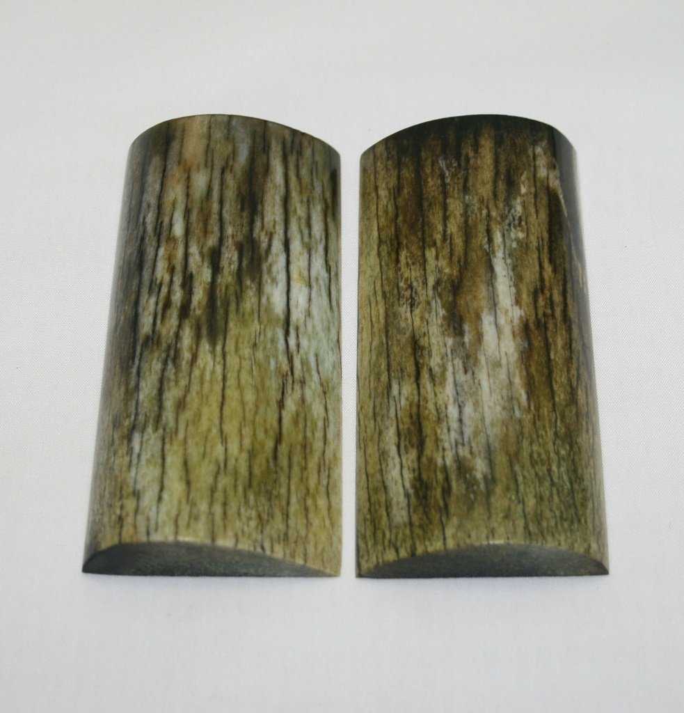 NB105MJ93  Giraffe Bone Scales