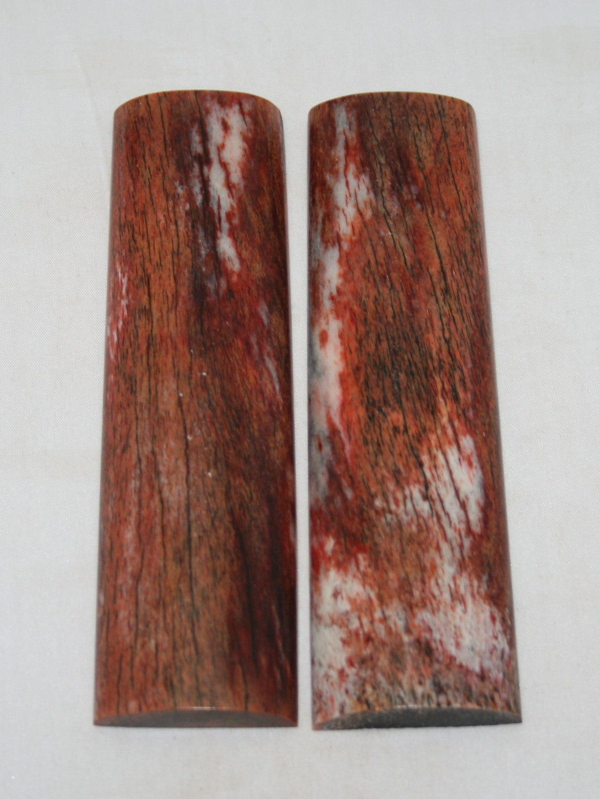 NB105S21 Giraffe Bone Scales