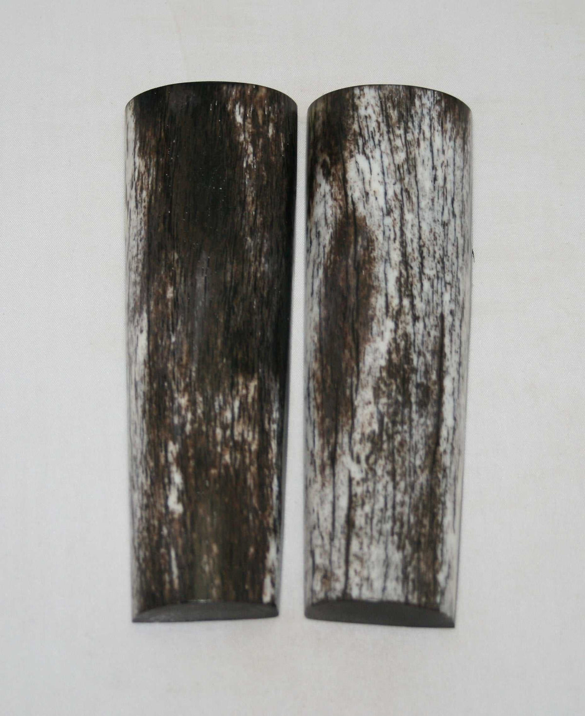 NB105S43 Giraffe Bone Scales