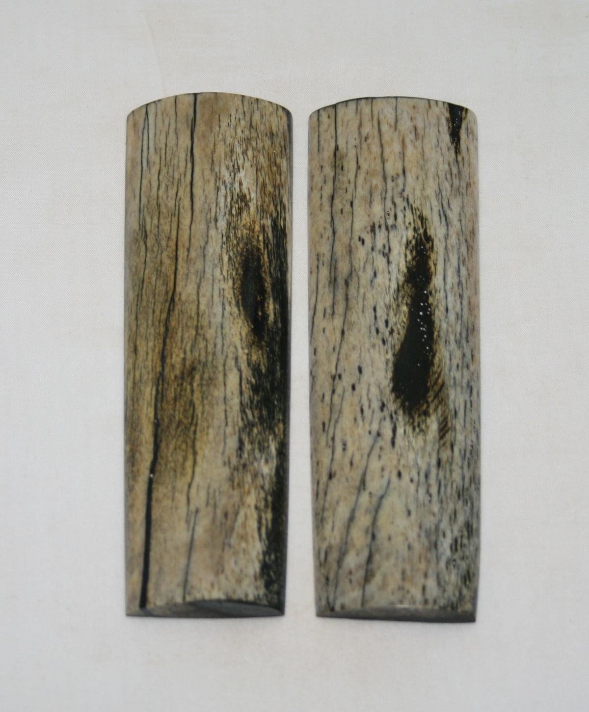 NB105S60 Giraffe Bone Scales