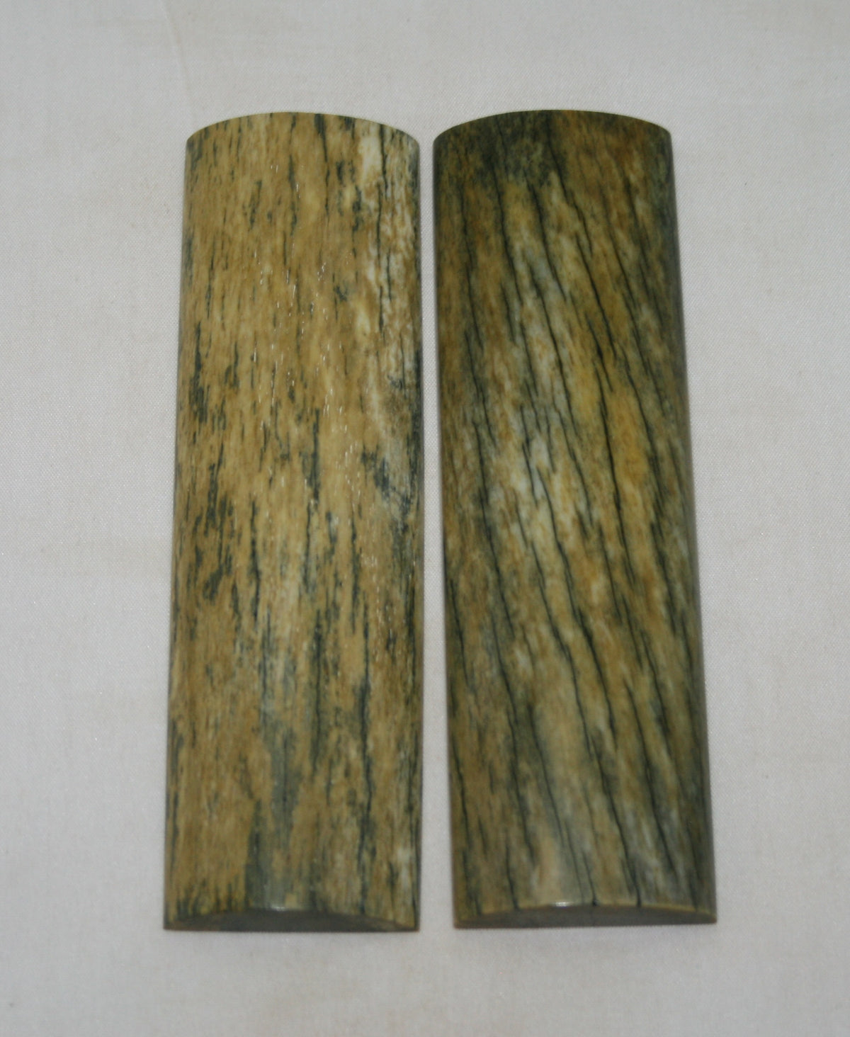 NB105S62  Giraffe Bone Scales