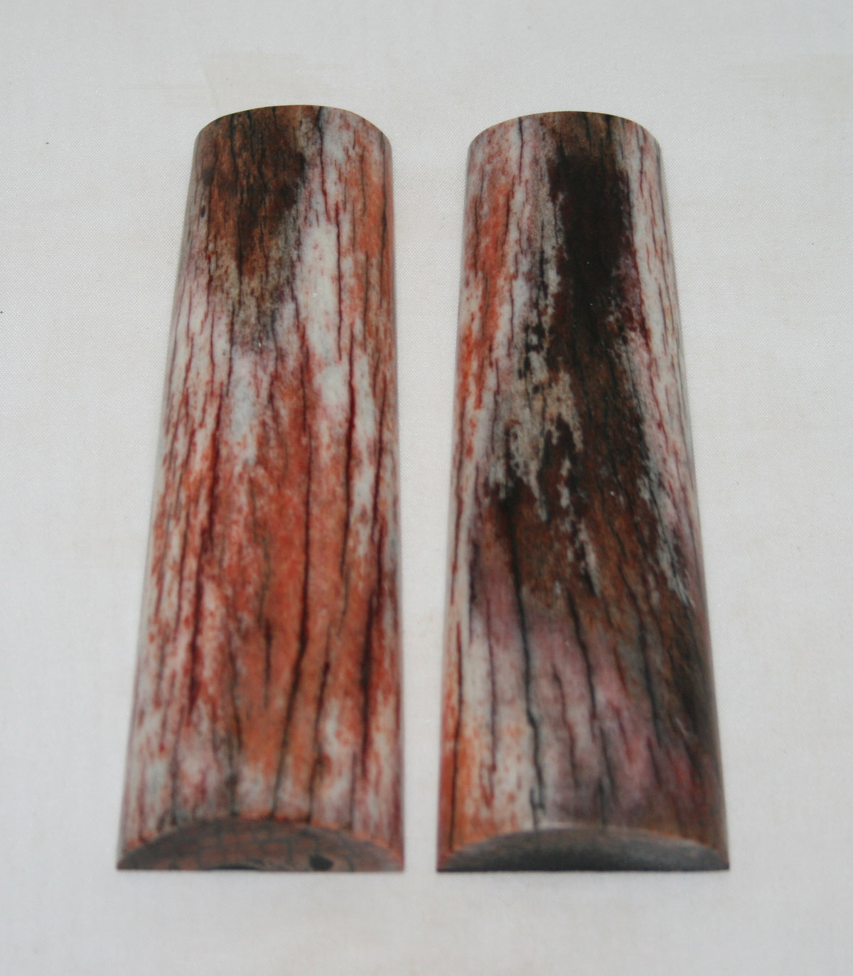 NB105S75  Giraffe Bone Scales