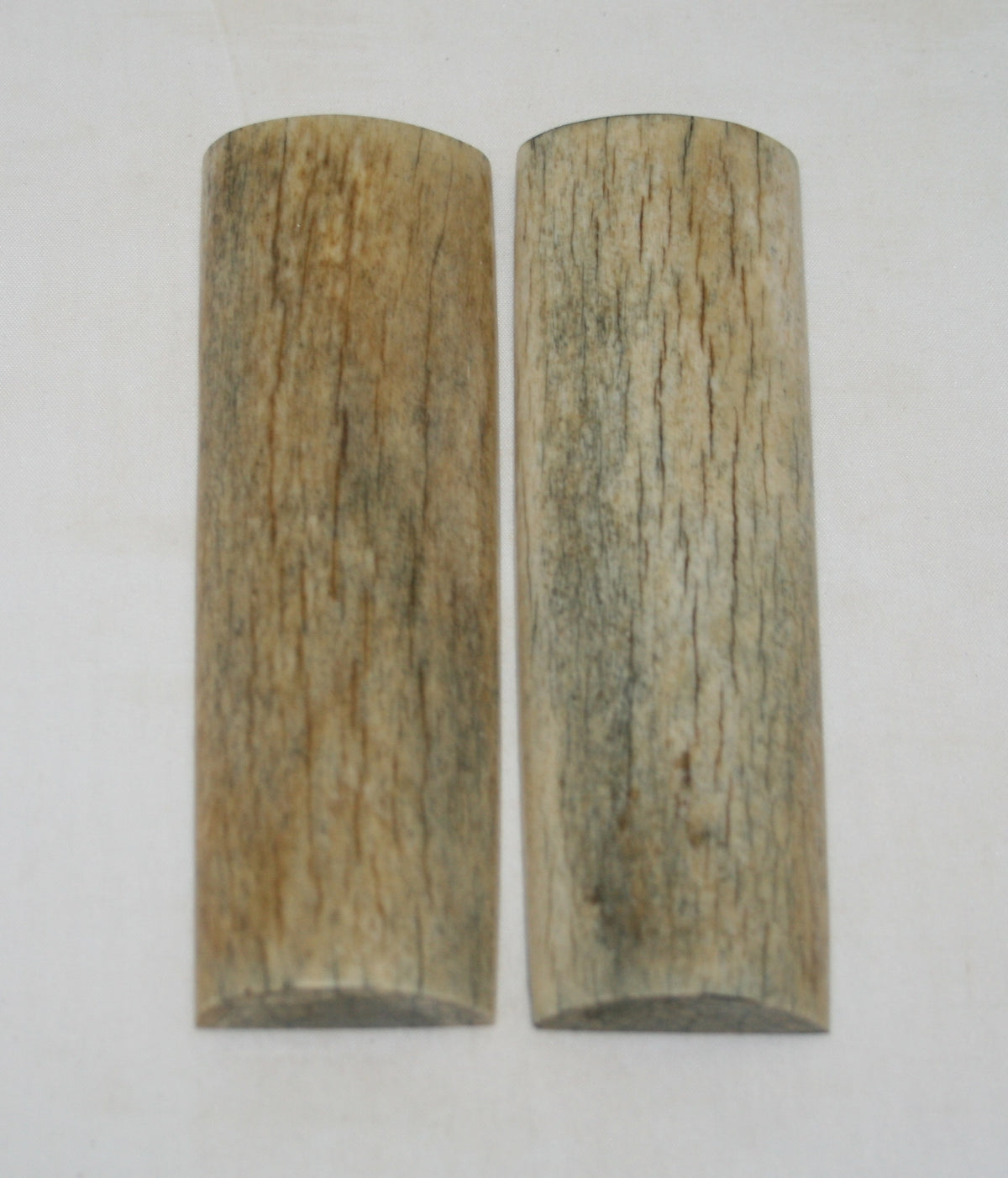 NB105S7  Giraffe Bone Scales