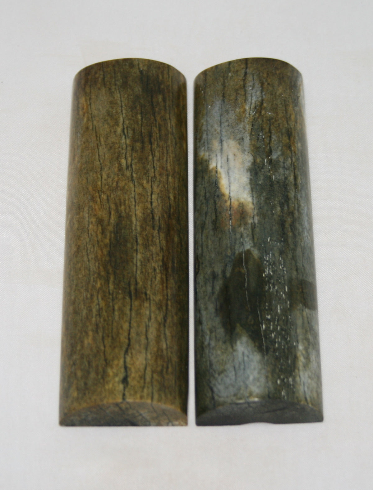 NB105S80 Giraffe Bone Scales